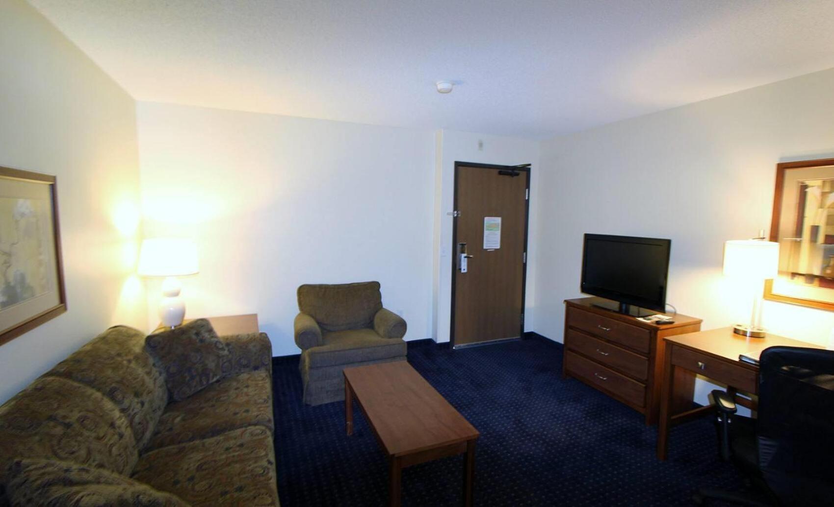 Americinn By Wyndham Cedar Rapids Airport Екстериор снимка