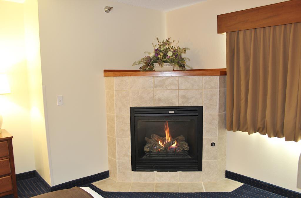 Americinn By Wyndham Cedar Rapids Airport Екстериор снимка