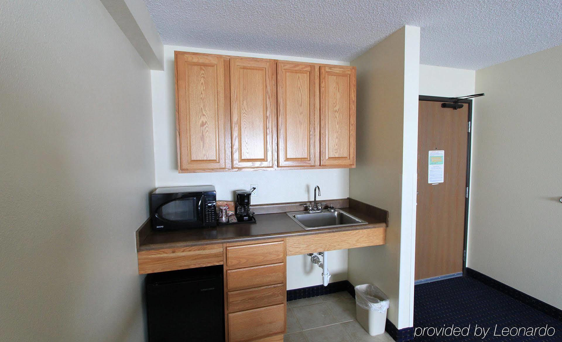 Americinn By Wyndham Cedar Rapids Airport Екстериор снимка
