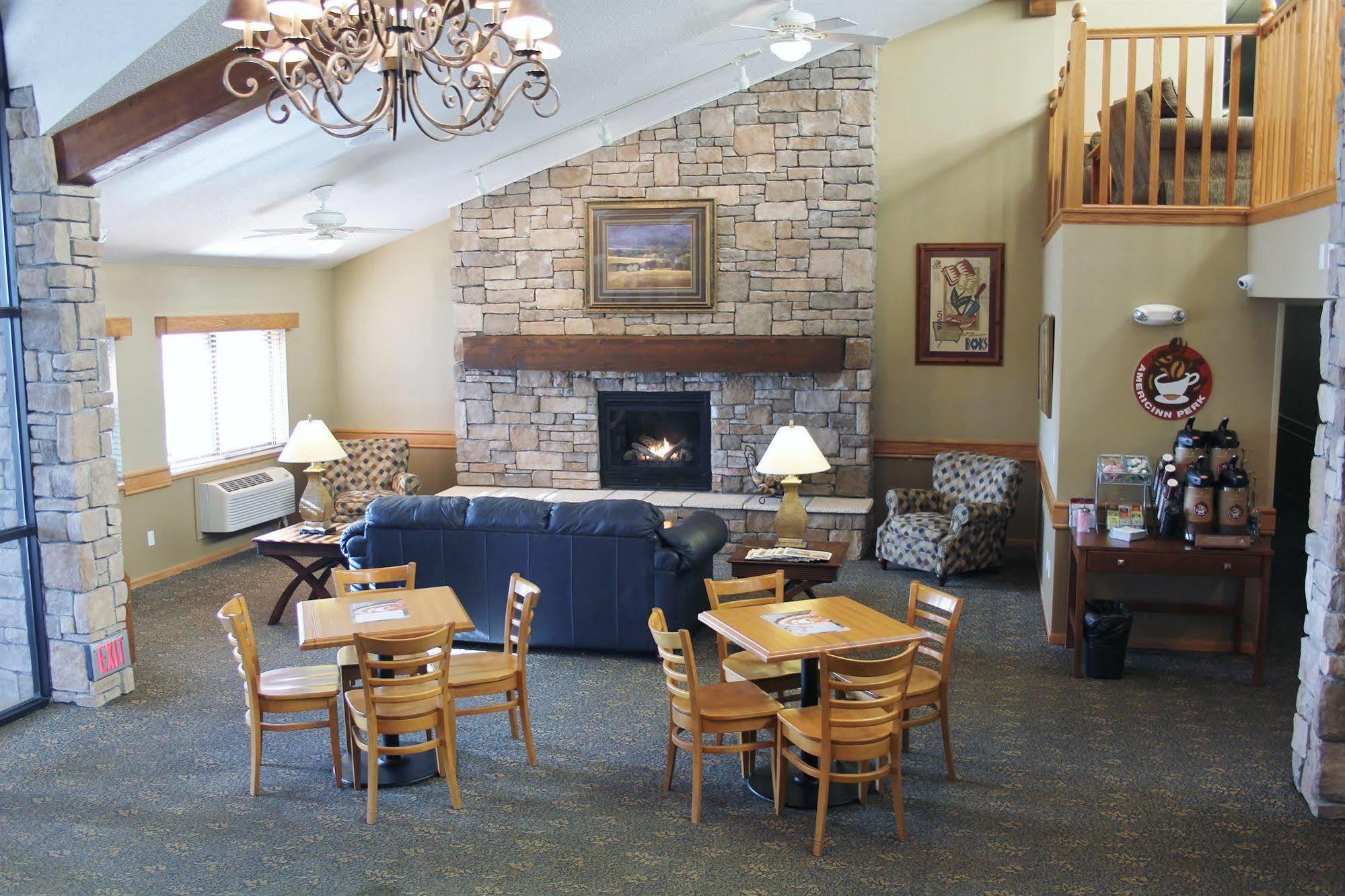 Americinn By Wyndham Cedar Rapids Airport Екстериор снимка