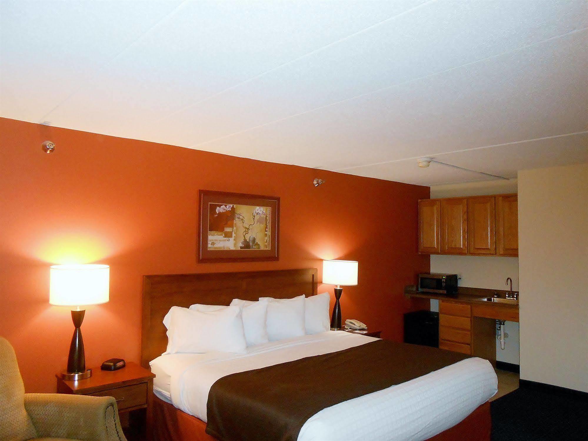 Americinn By Wyndham Cedar Rapids Airport Екстериор снимка